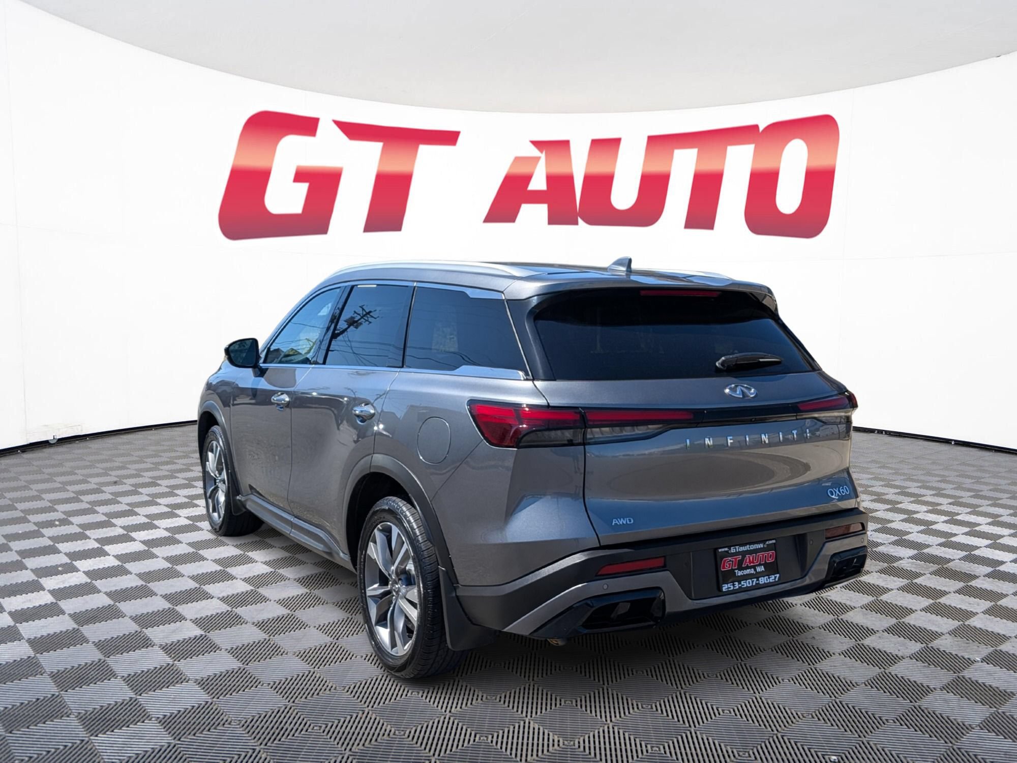 Used 2025 INFINITI QX60 Luxe AWD/4WD image 3