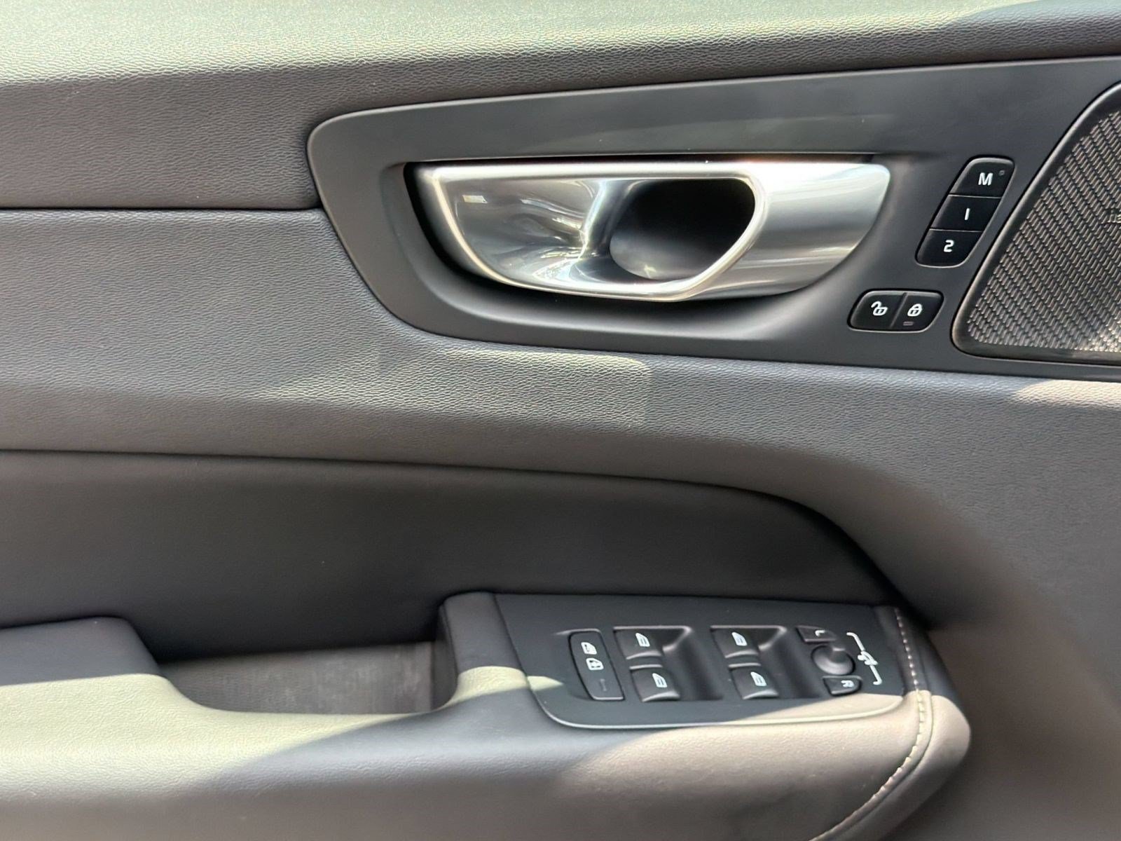 Certified 2024 Volvo XC60 B5 Ultimate w/ Protection Package Premier AWD/4WD image 14