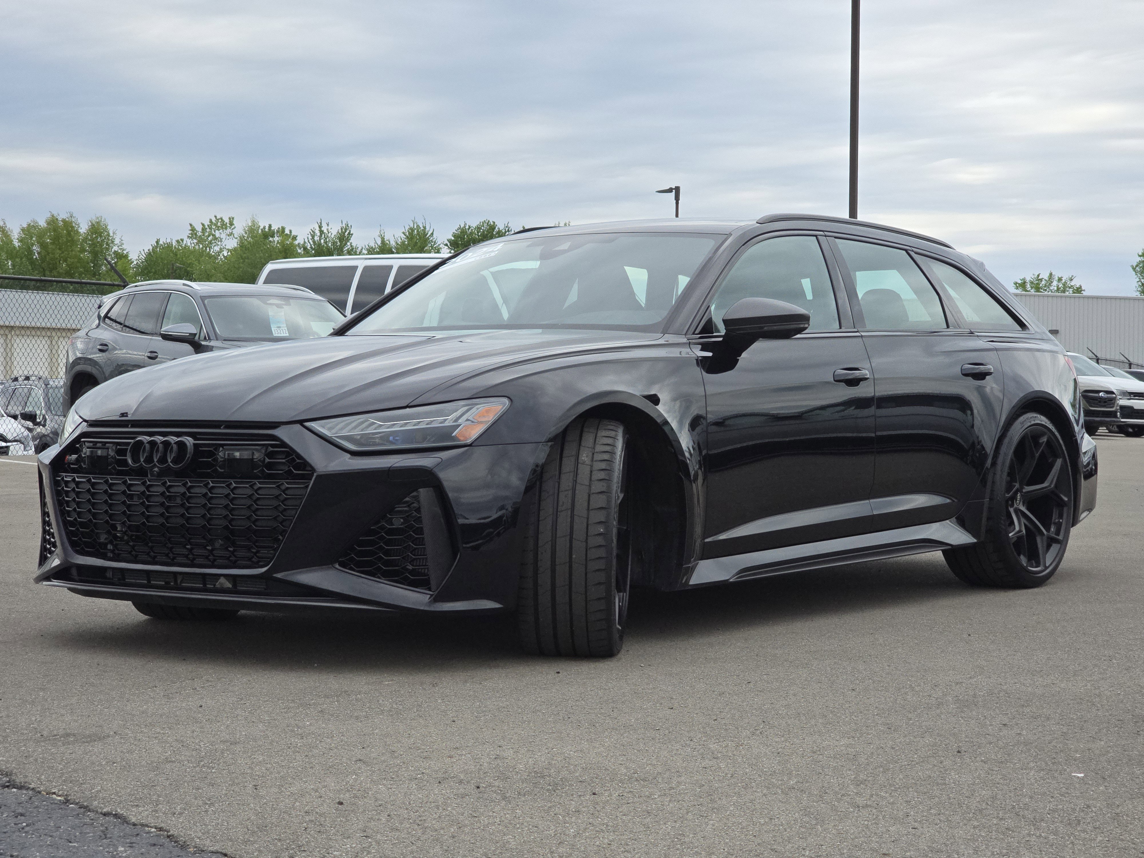 Used 2024 Audi RS 6 performance AWD/4WD image 3