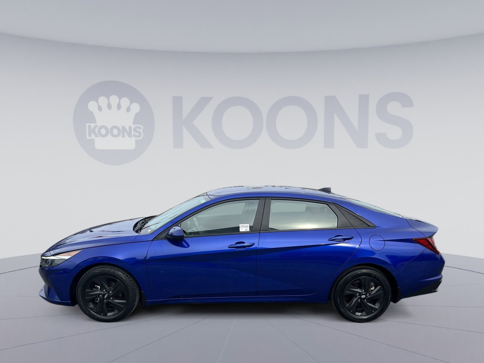 Used 2023 Hyundai Elantra SEL image 2