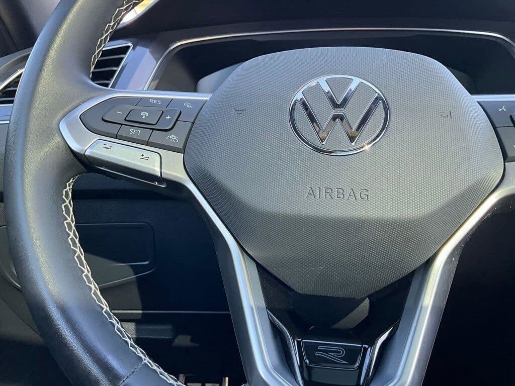 Used 2023 Volkswagen Tiguan SE R-Line image 21