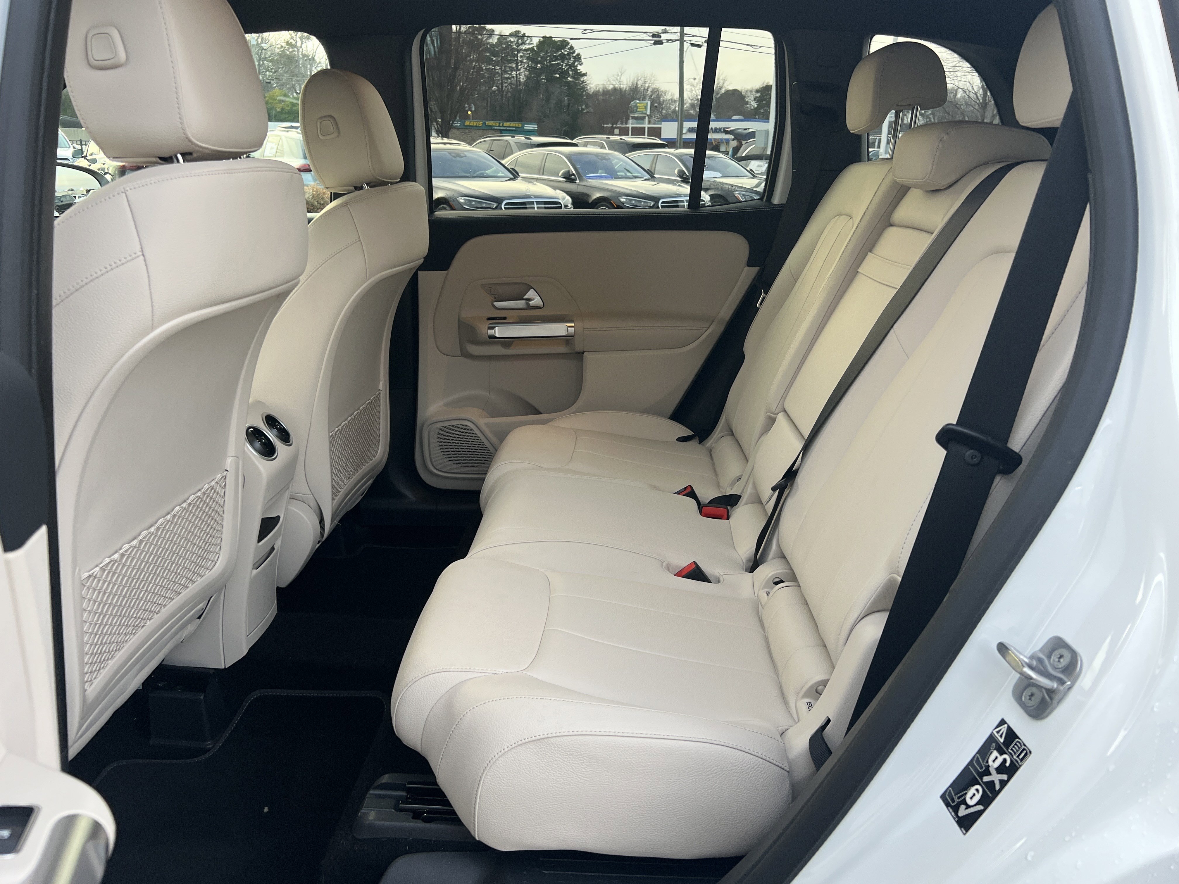 Certified 2025 Mercedes-Benz GLB 250 image 32