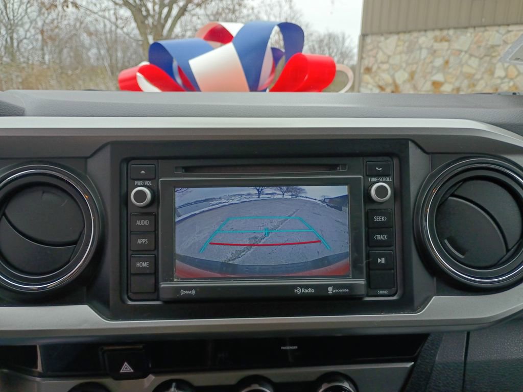 Used 2016 Toyota Tacoma SR5 w/ SR5 Appearance Package (SN) image 30