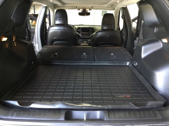 Used 2019 Jeep Cherokee Latitude Plus AWD/4WD image 40