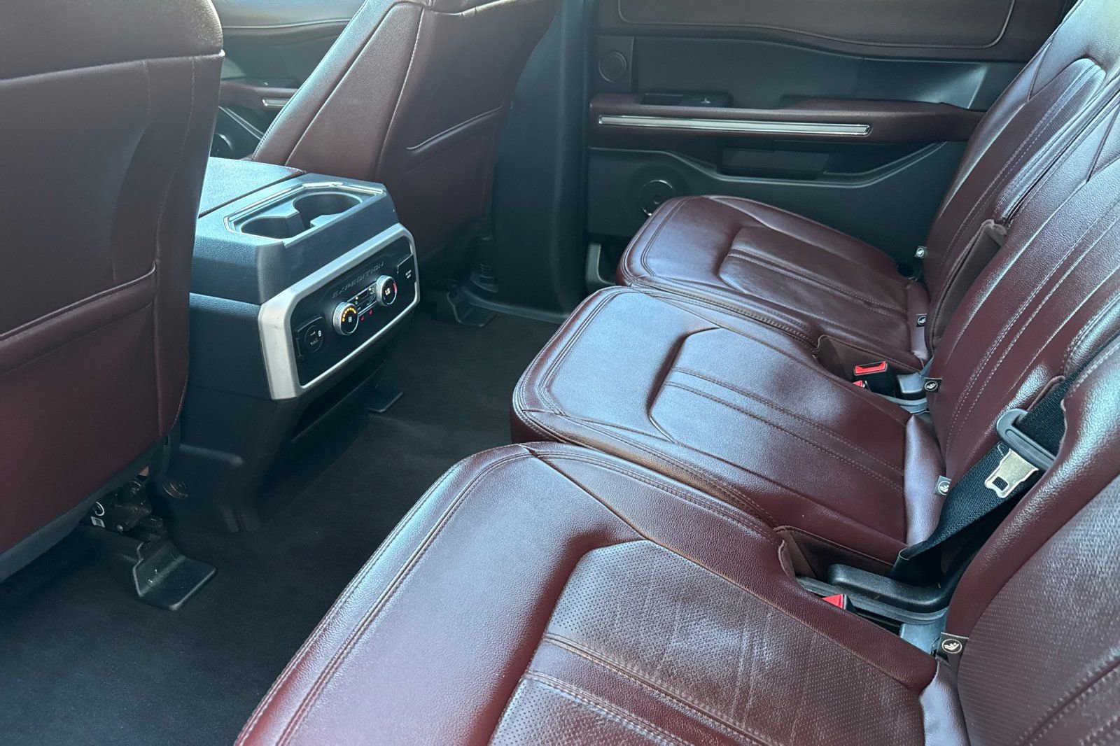 Used 2022 Ford Expedition Max Limited image 13