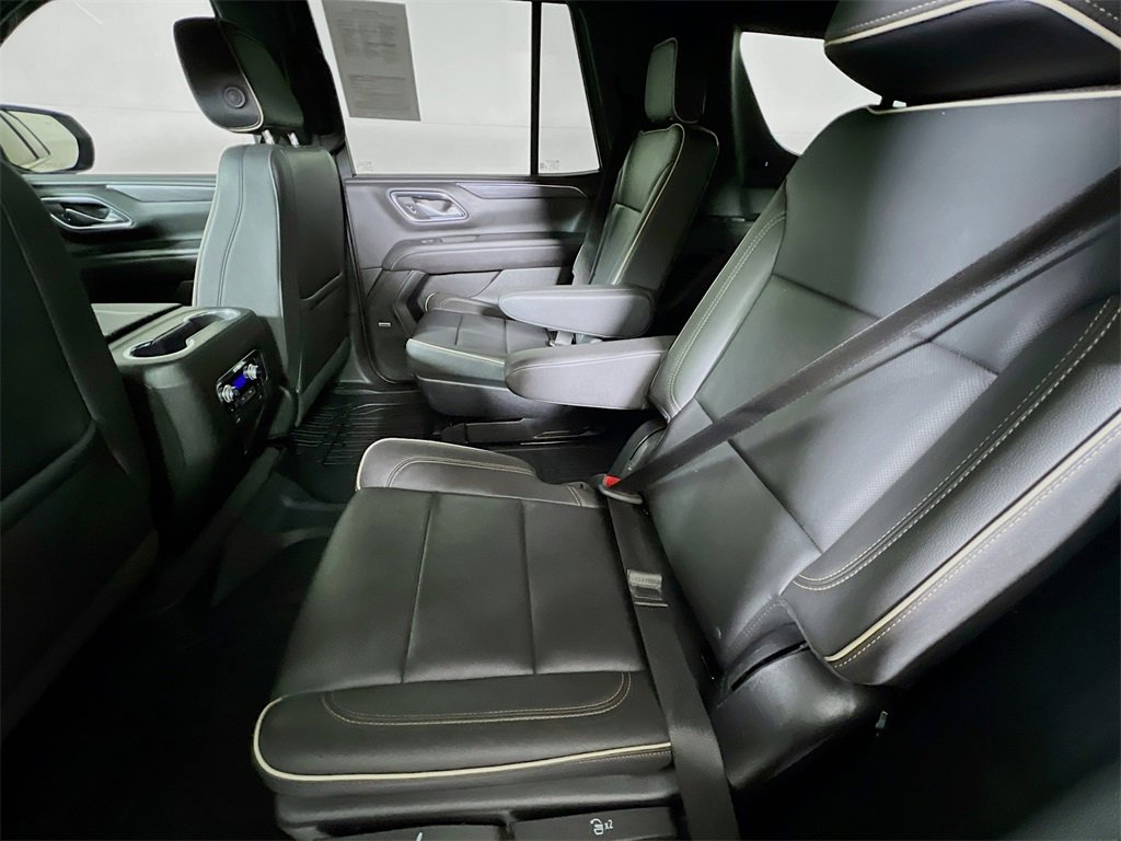 Used 2022 GMC Yukon SLT w/ SLT Premium Package image 22
