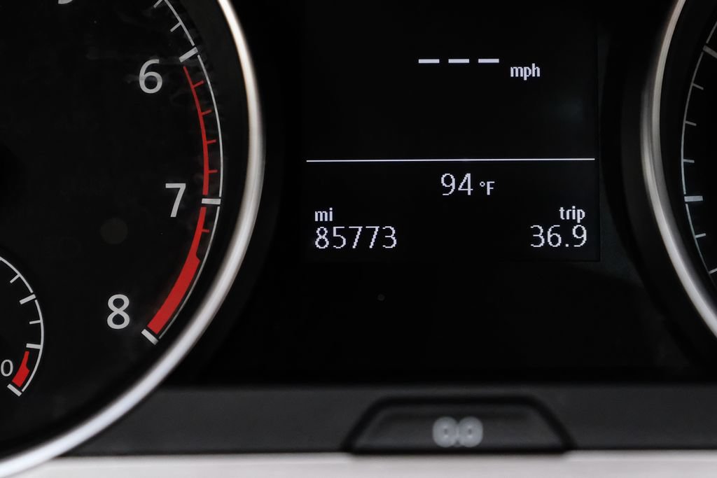 Used 2015 Volkswagen Golf S FWD image 20