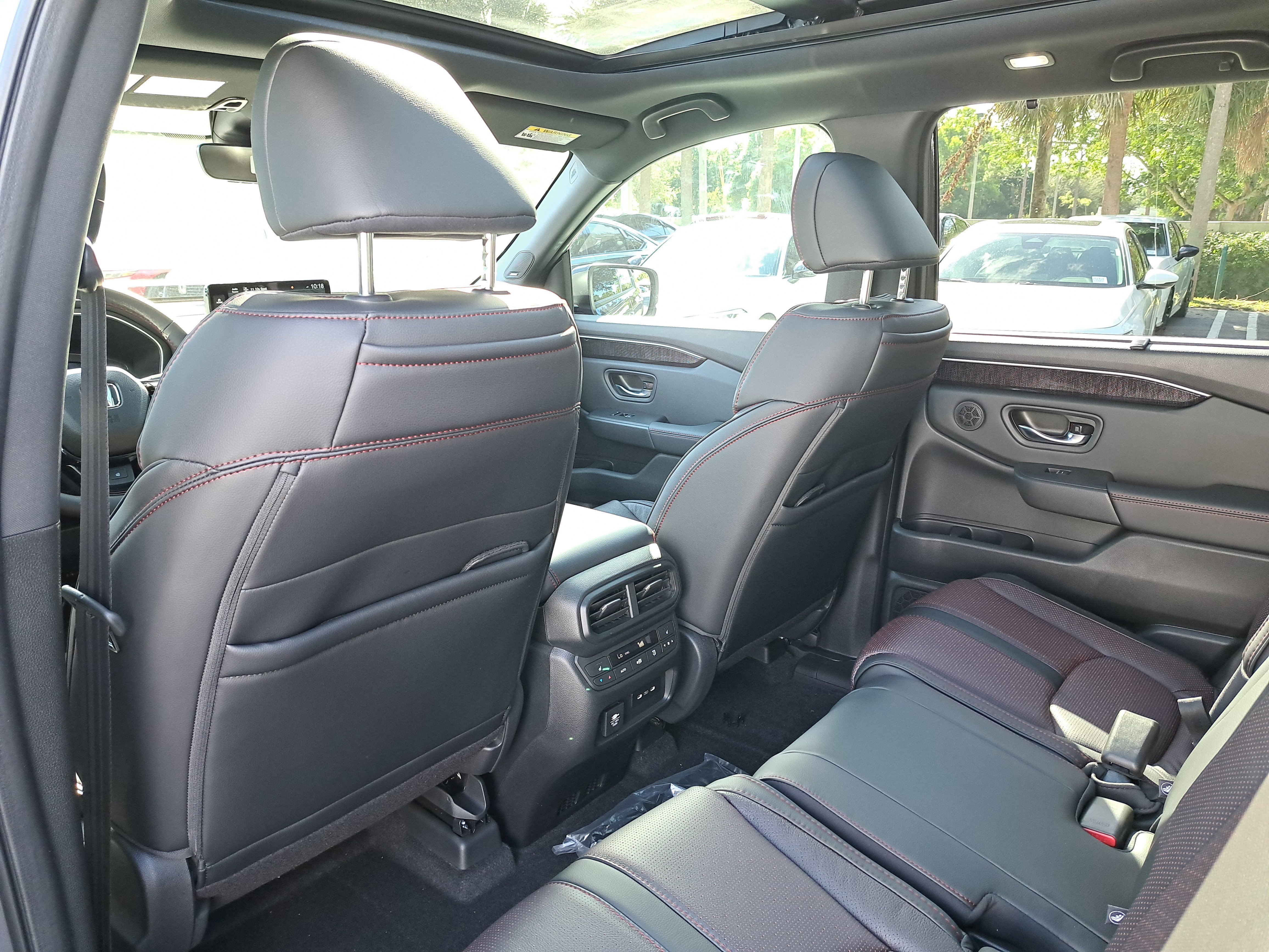 New 2025 Honda Pilot Black Edition image 10