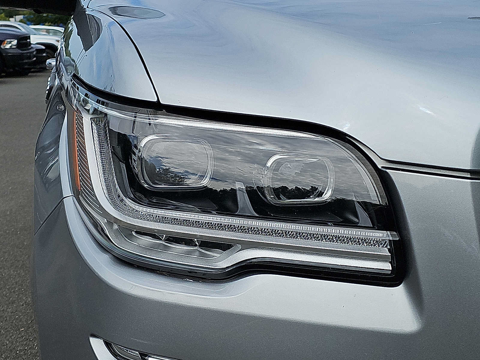 Used 2022 Lincoln Navigator L Reserve AWD/4WD image 9