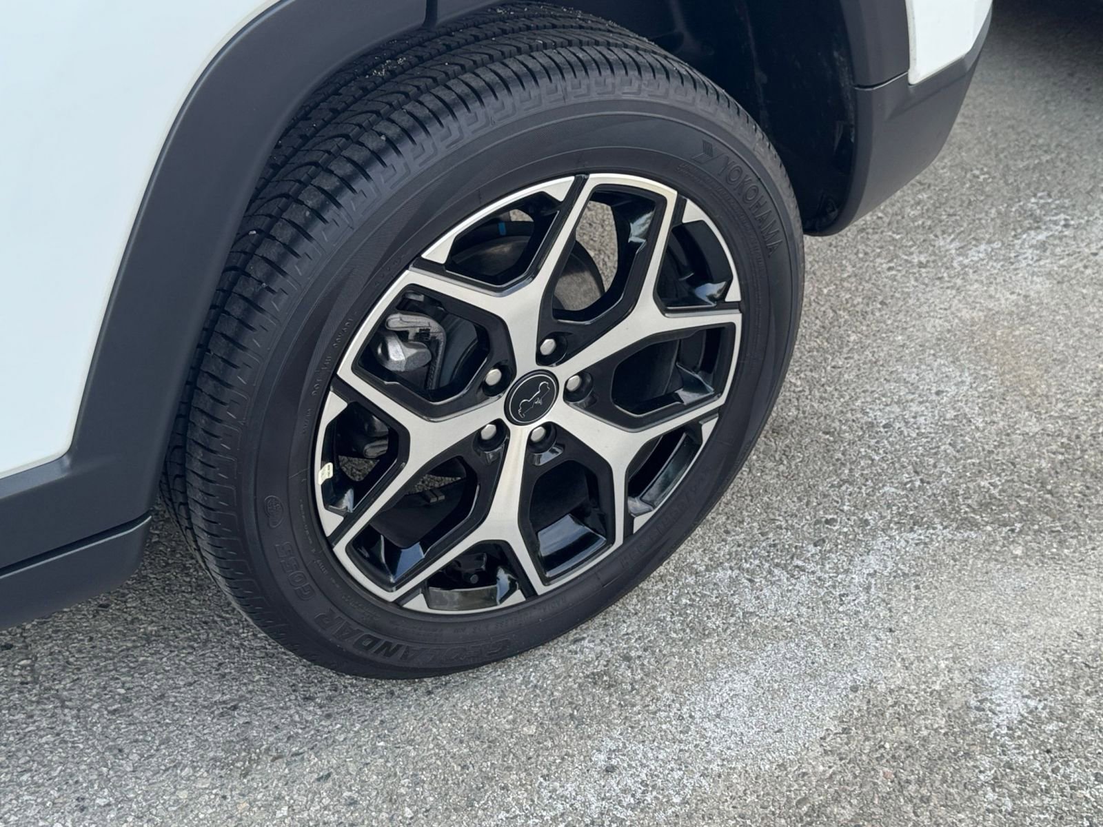 Used 2025 Jeep Compass Limited image 30