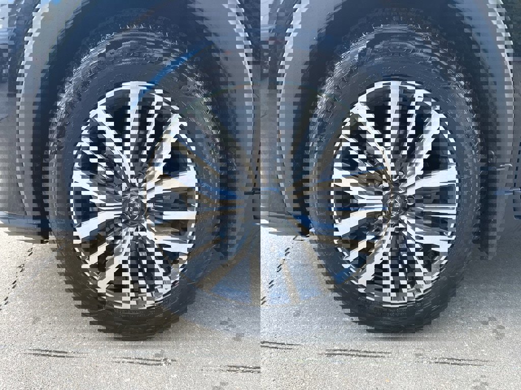 Used 2024 Nissan Kicks SR w/ SR Premium Package image 6