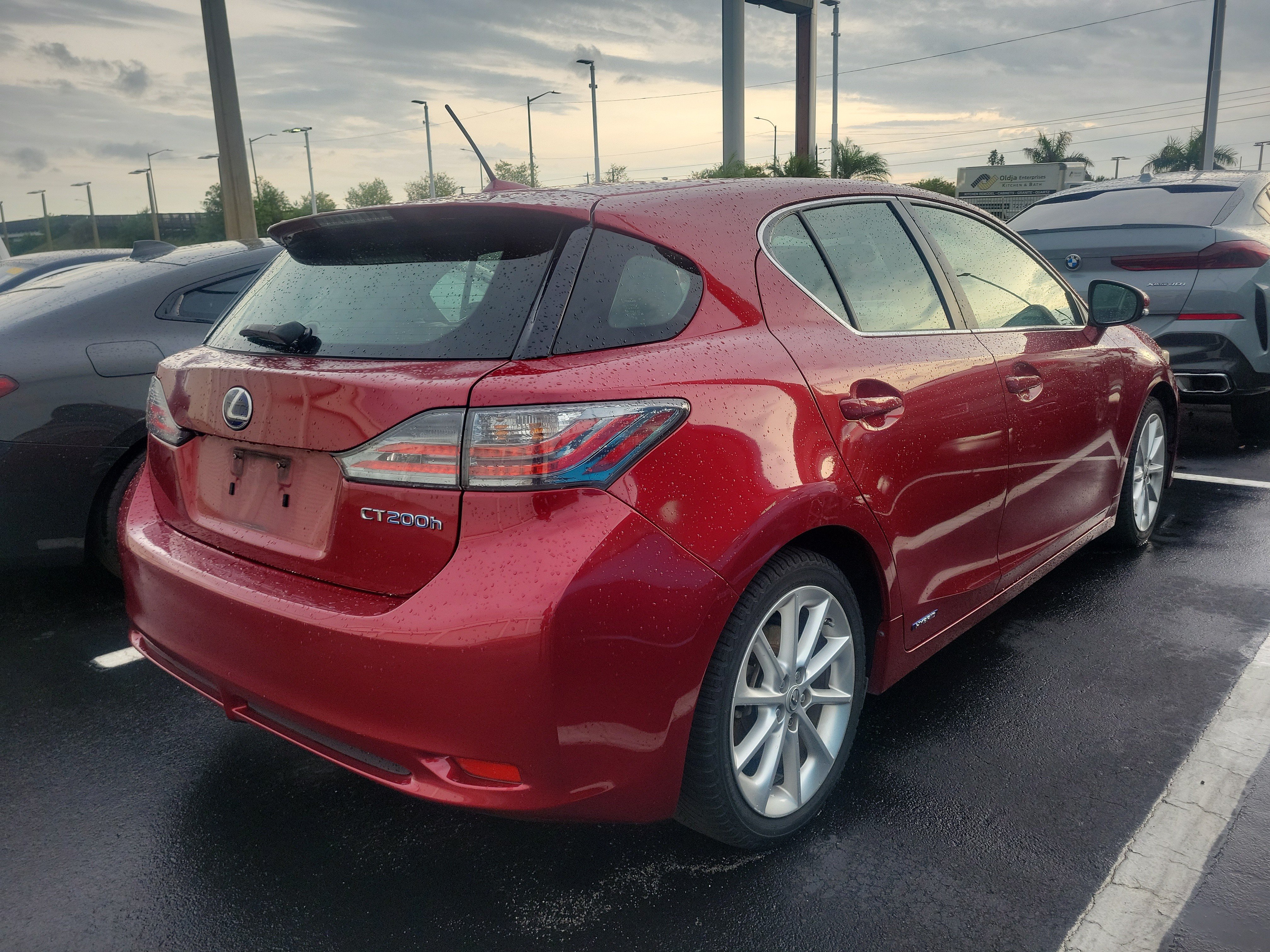 Used 2011 Lexus CT 200h Premium w/ Premium Audio Pkg FWD image 3