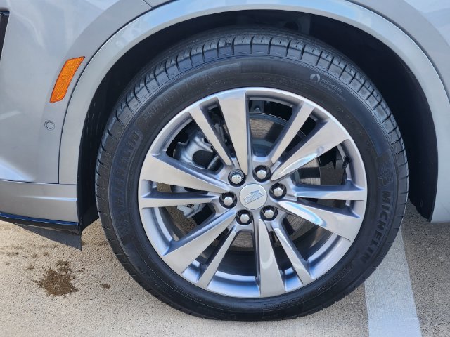Used 2025 Cadillac XT6 Premium Luxury w/ Technology Package FWD image 17