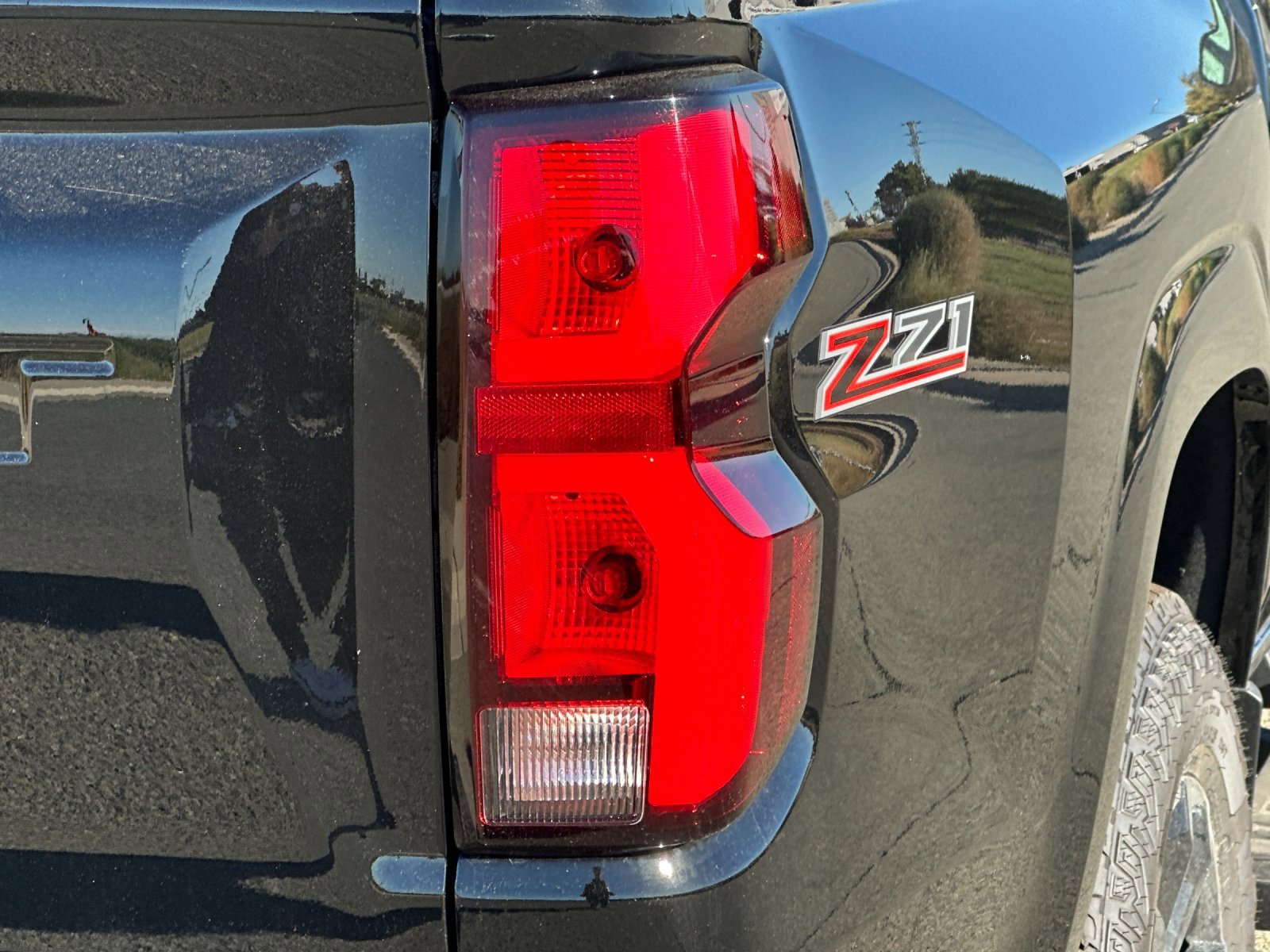 New 2025 Chevrolet Colorado Z71 w/ Midnight Edition image 33