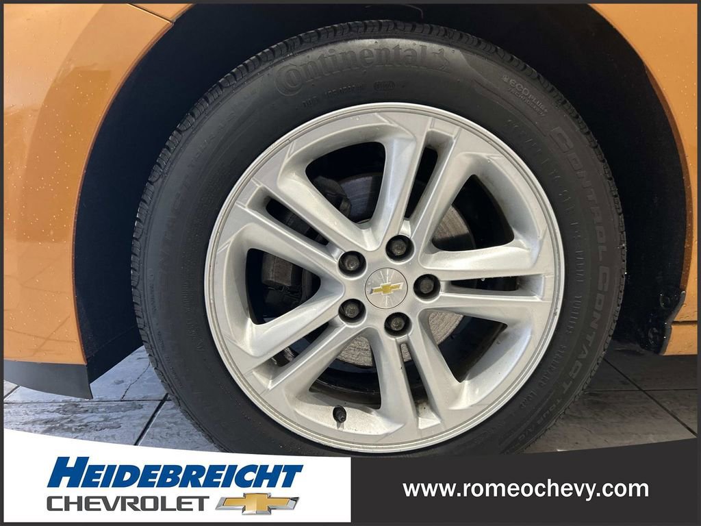 Used 2017 Chevrolet Cruze LT w/ Convenience Package image 8