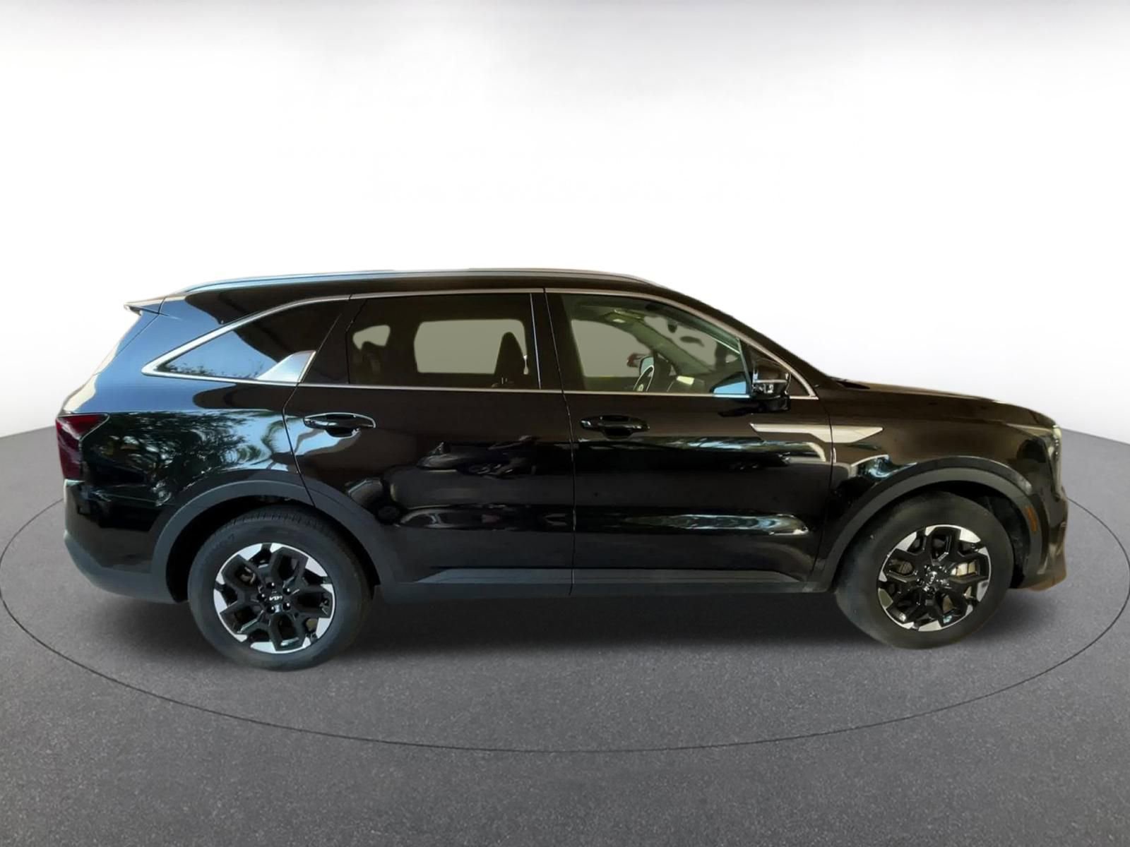 Used 2024 Kia Sorento S image 16