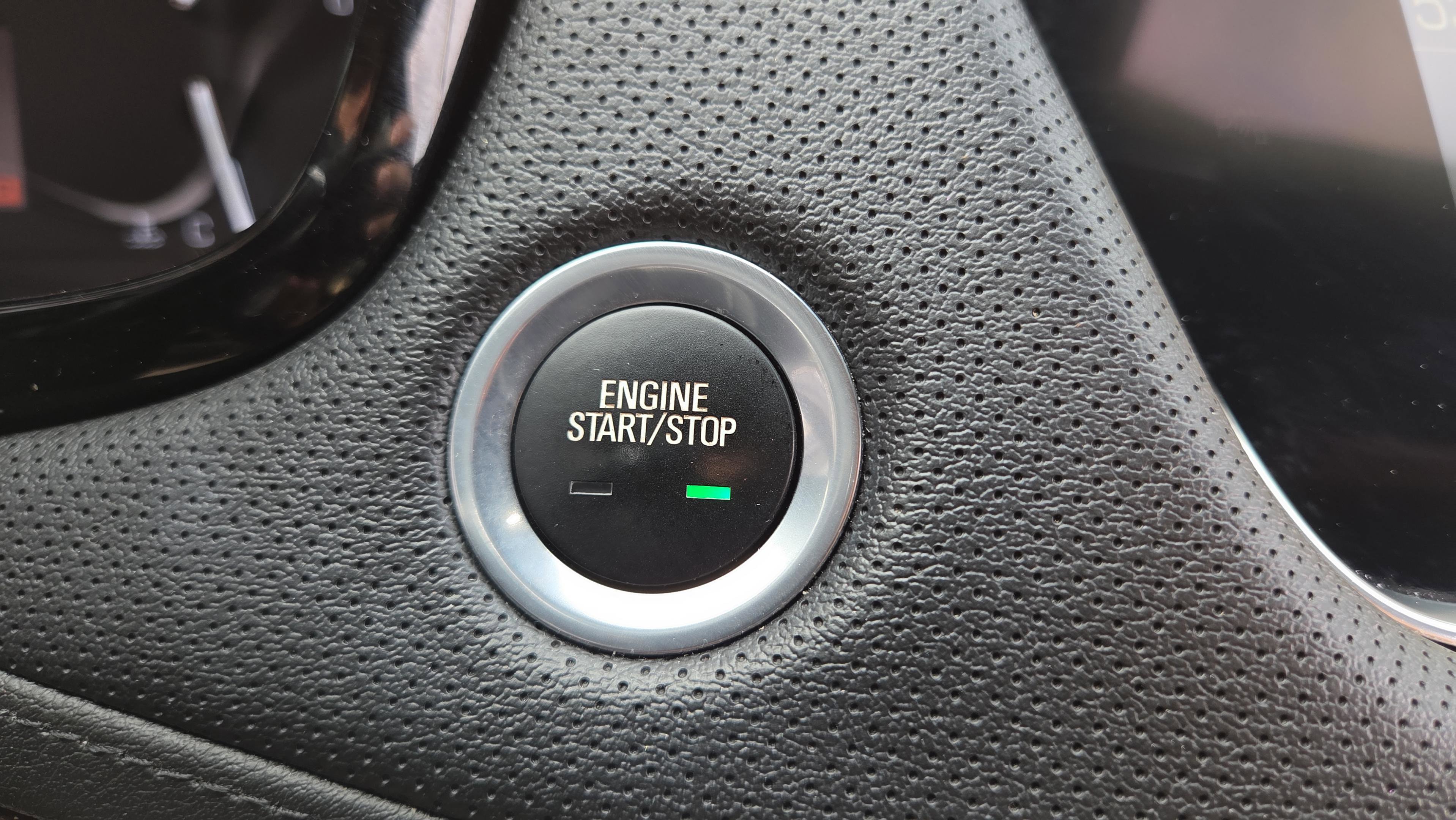 Used 2018 Cadillac XT5 Luxury w/ Driver Awareness Package FWD image 43