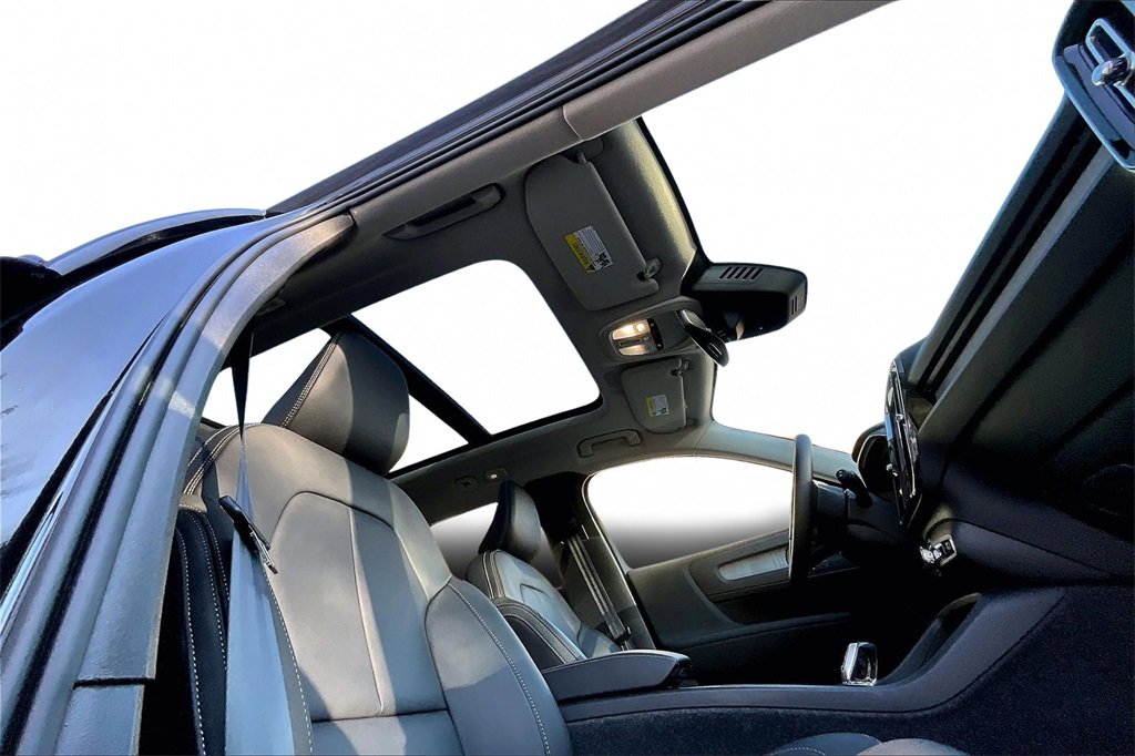 Used 2026 Volvo XC40 B5 Plus w/ Protection Package Premier image 26