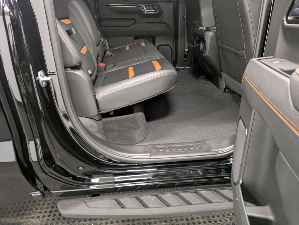 Used 2025 GMC Sierra 1500 AT4 w/ Technology Package image 27