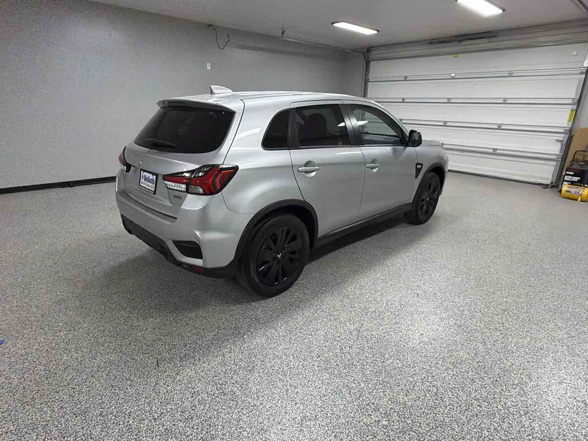 Used 2023 Mitsubishi Outlander Sport SE AWD/4WD image 3