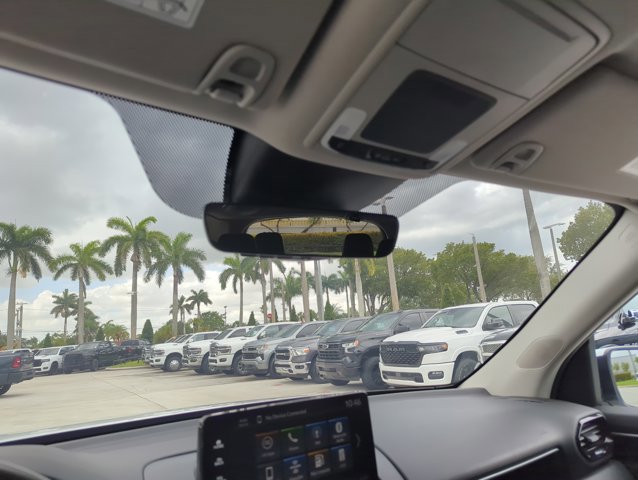 Used 2025 Honda Pilot EX-L image 13