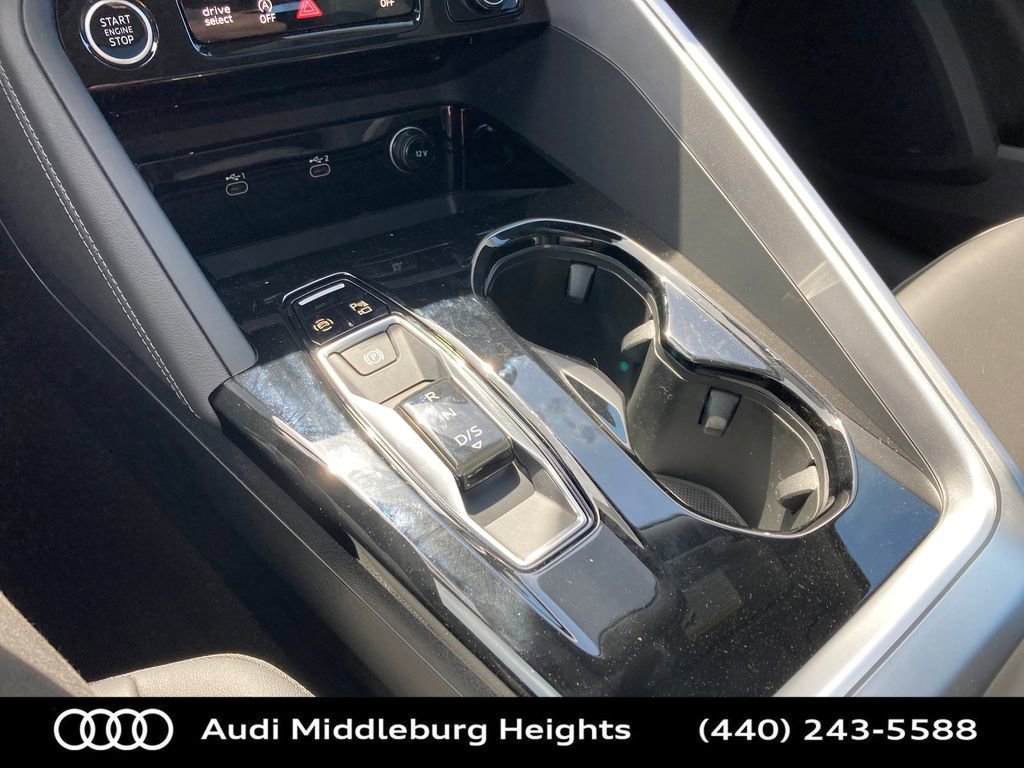 Used 2025 Audi Q5 Premium w/ Convenience Package image 42