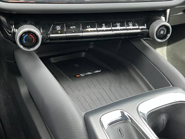 Used 2026 Chevrolet Equinox EV RS FWD image 27
