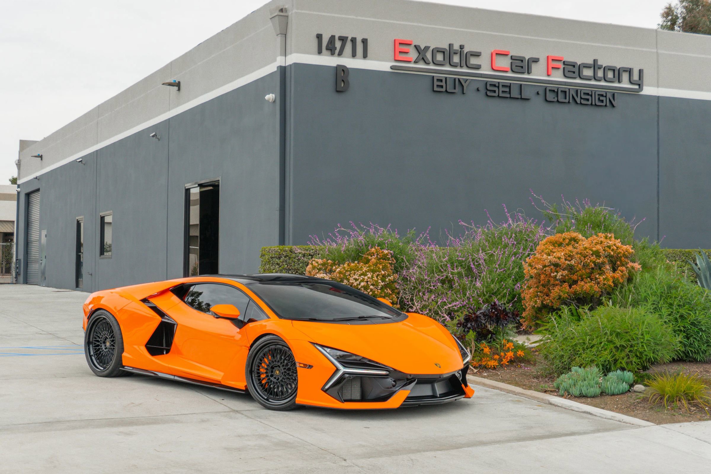 Used 2025 Lamborghini Revuelto