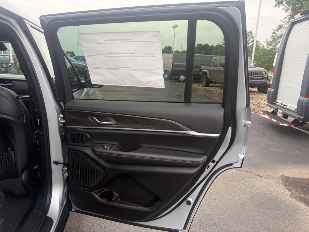 New 2026 Jeep Grand Cherokee L Limited AWD/4WD image 54