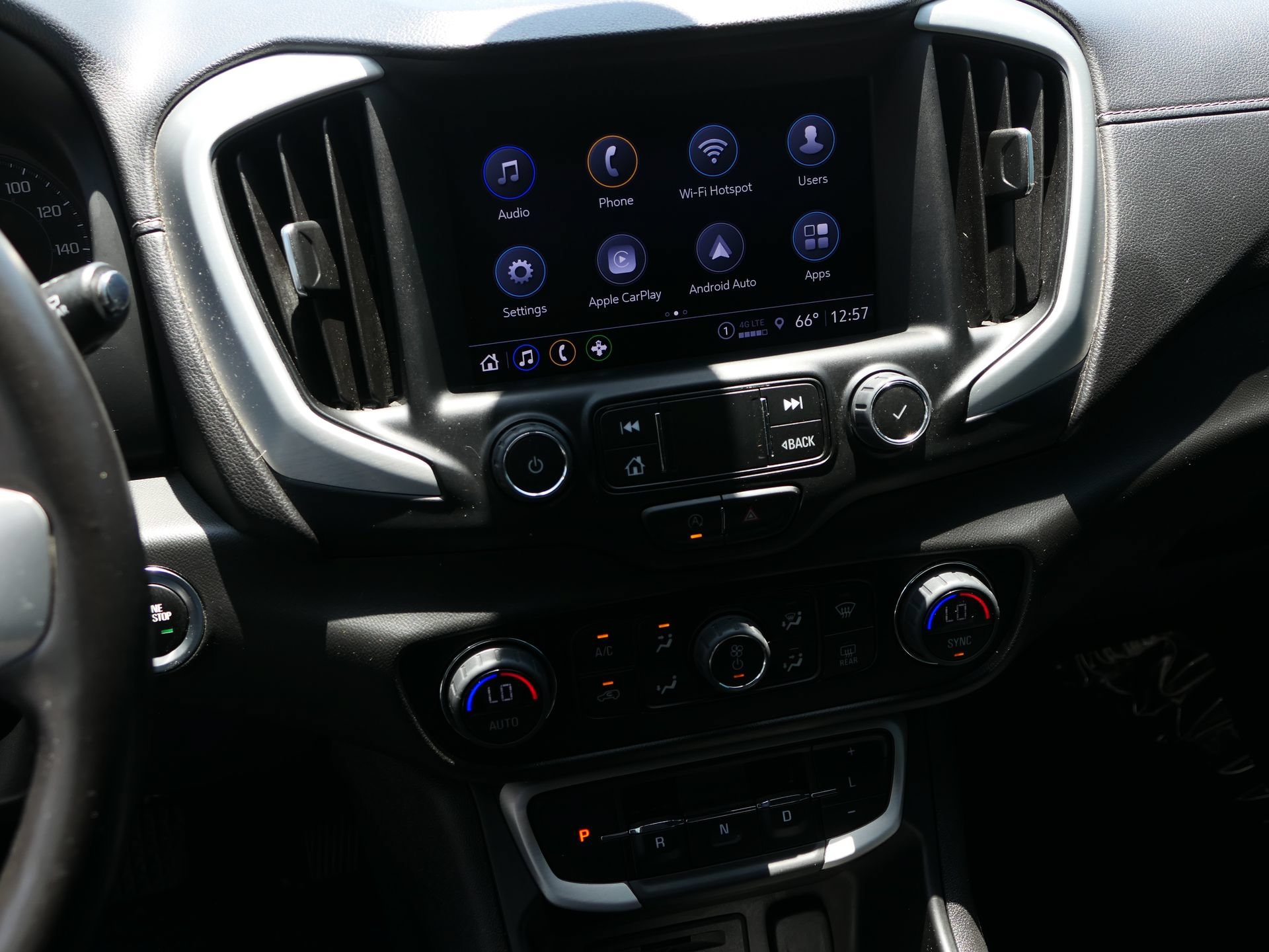 Used 2022 GMC Terrain SLT w/ Tech Package FWD image 19