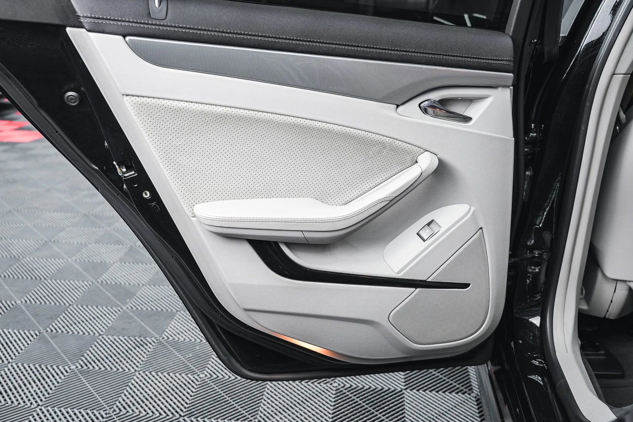 Used 2014 Cadillac CTS V image 41