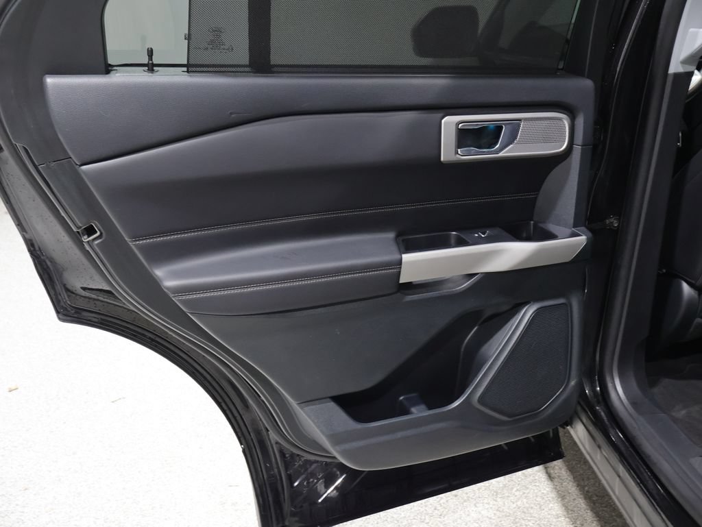Used 2024 Ford Explorer Limited w/ Equipment Group 301A AWD/4WD image 18