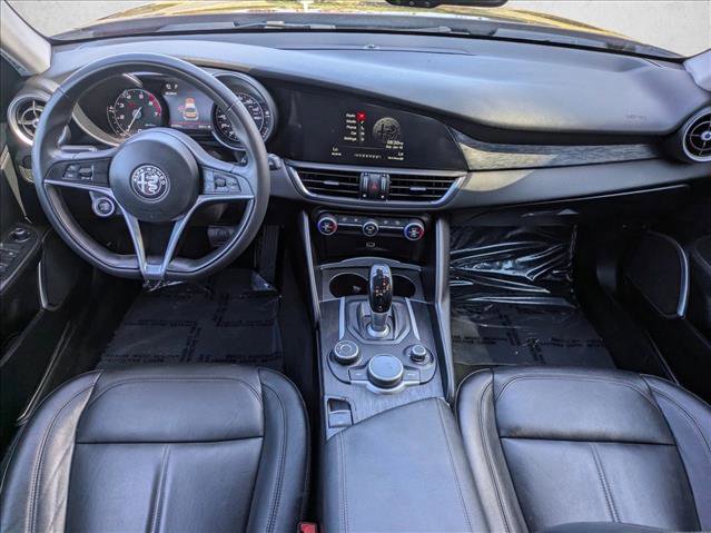 Used 2019 Alfa Romeo Giulia image 16