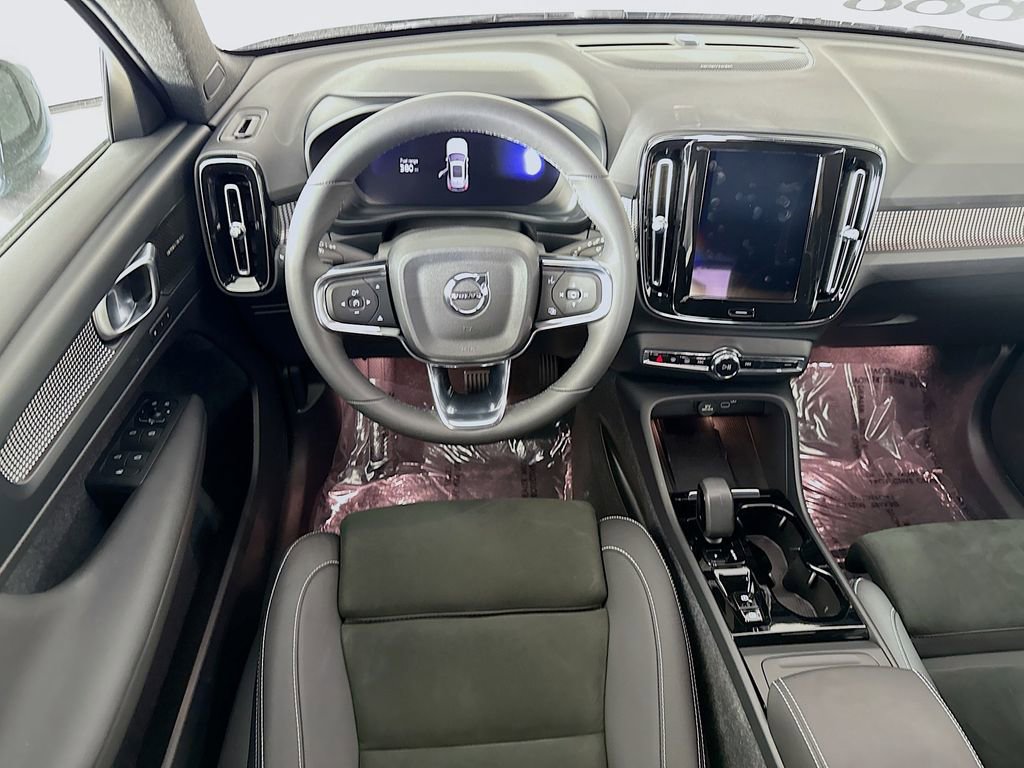 Used 2023 Volvo XC40 B5 Ultimate w/ Protection Package Premier image 24