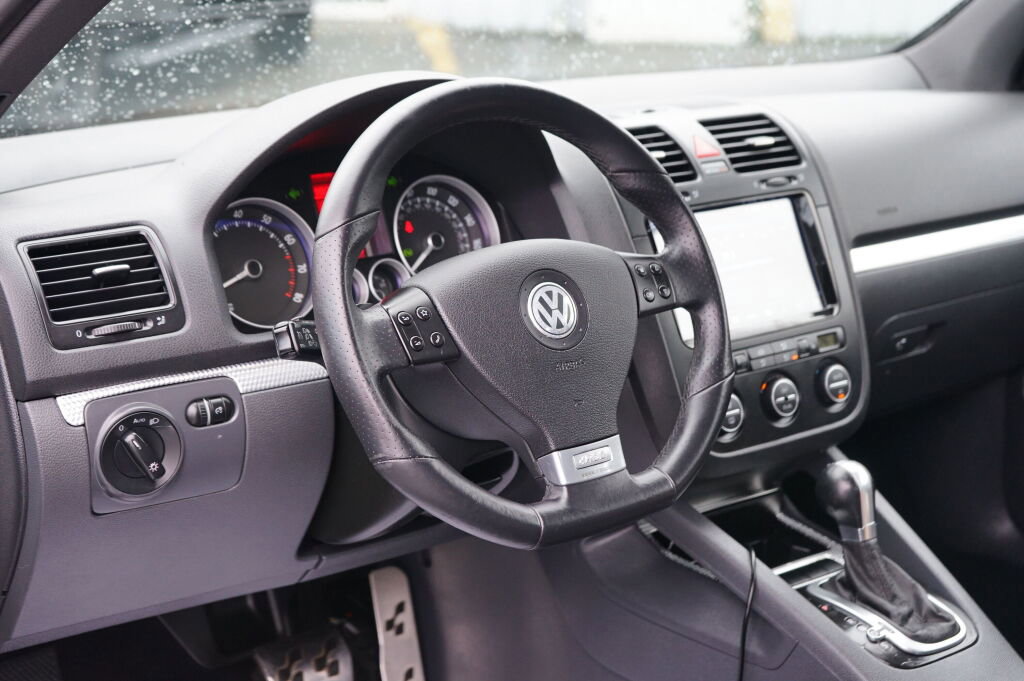 Used 2008 Volkswagen R32 image 10