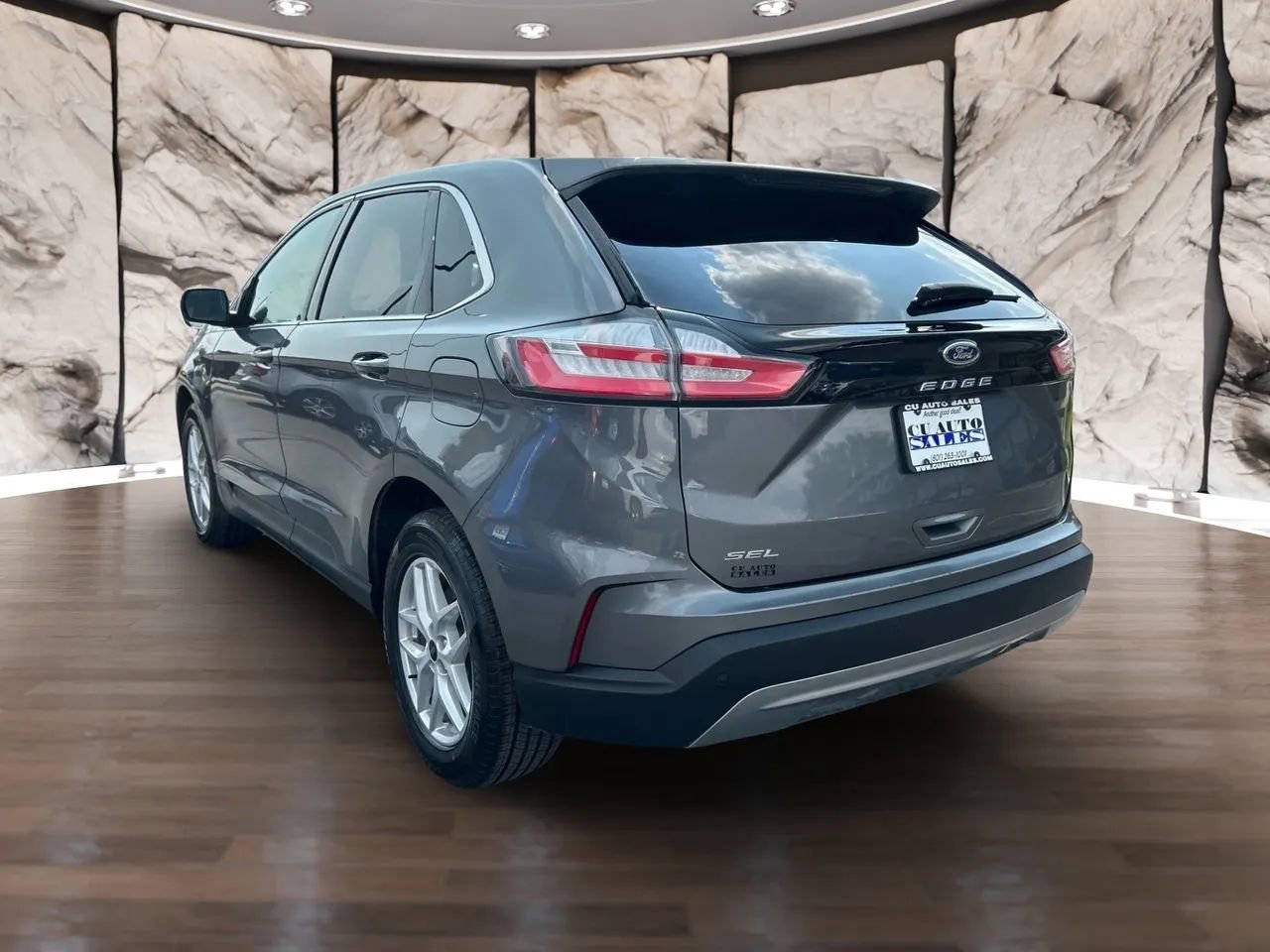 Used 2024 Ford Edge SEL image 3