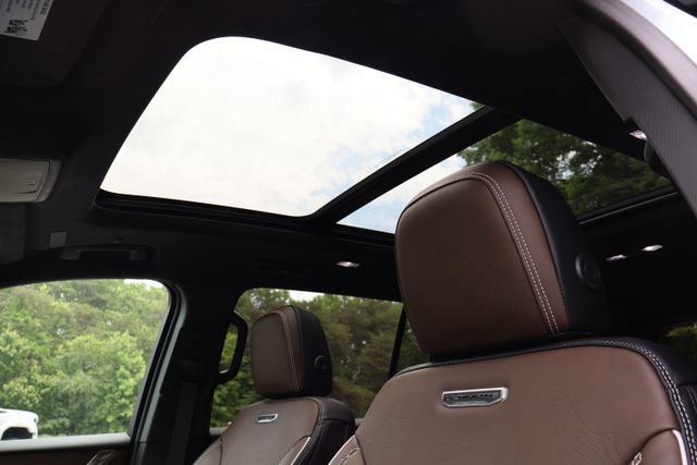 New 2026 GMC Acadia Denali Ultimate w/ LPO, Floor Liner Package AWD/4WD image 20