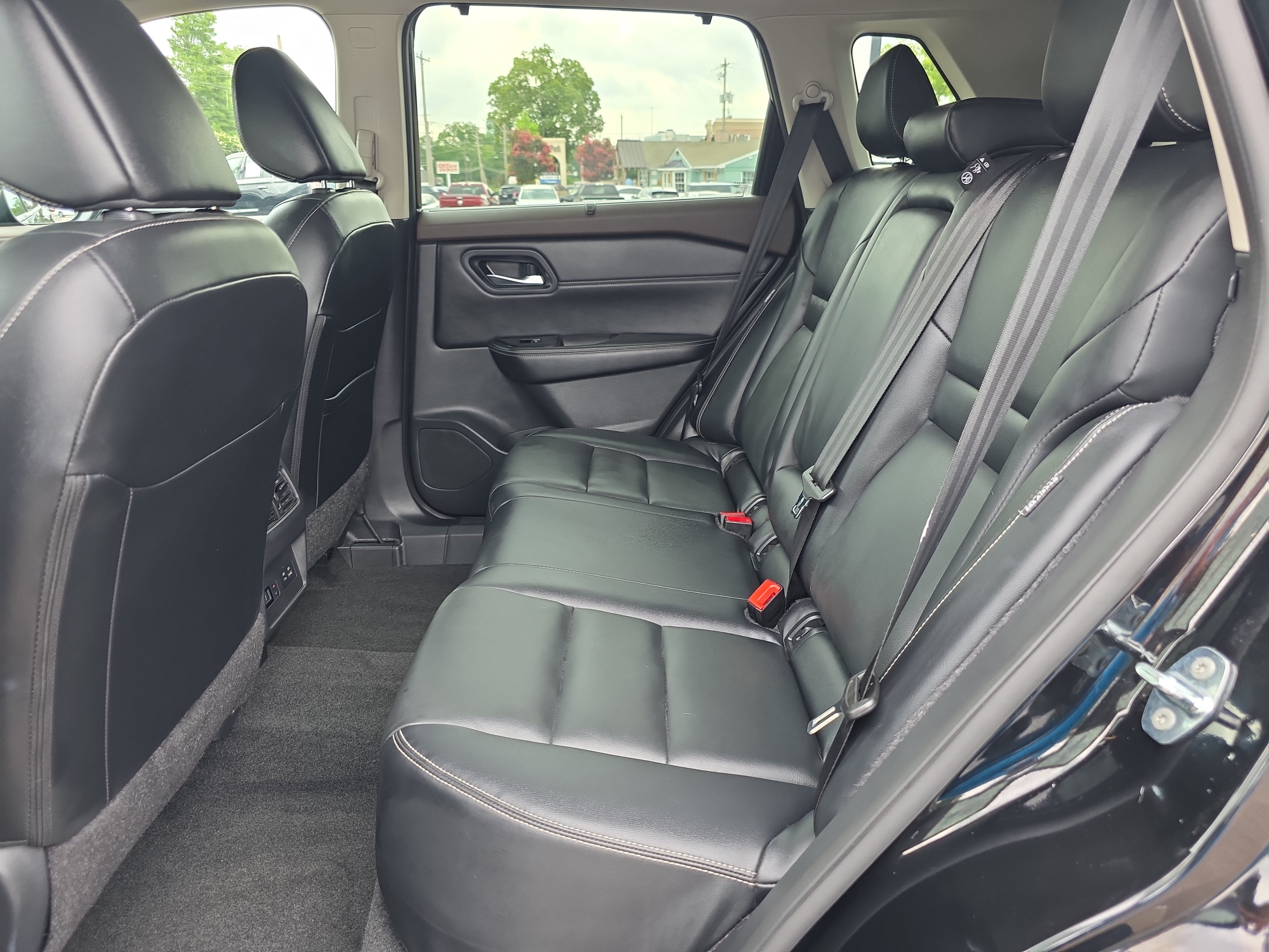 Used 2023 Nissan Rogue SL w/ SL Premium Package FWD image 11
