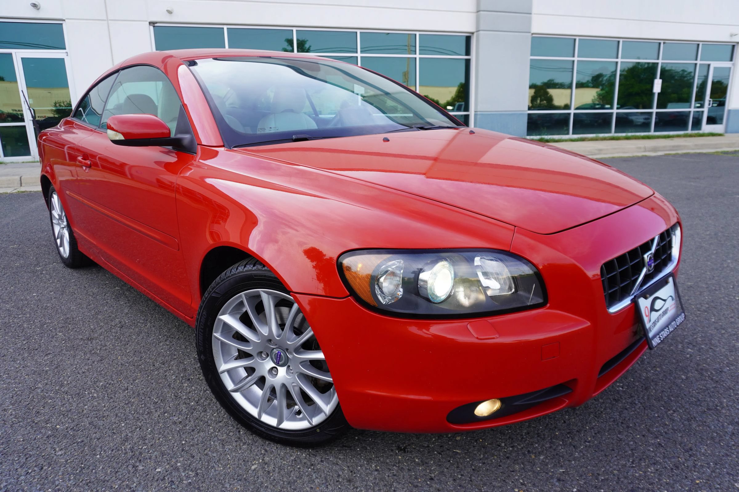 Used 2006 Volvo C70 T5 FWD image 1