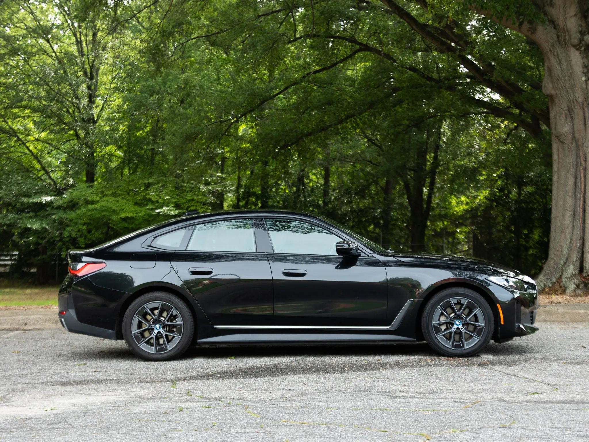 Used 2023 BMW i4 eDrive40 w/ Premium Package RWD image 7