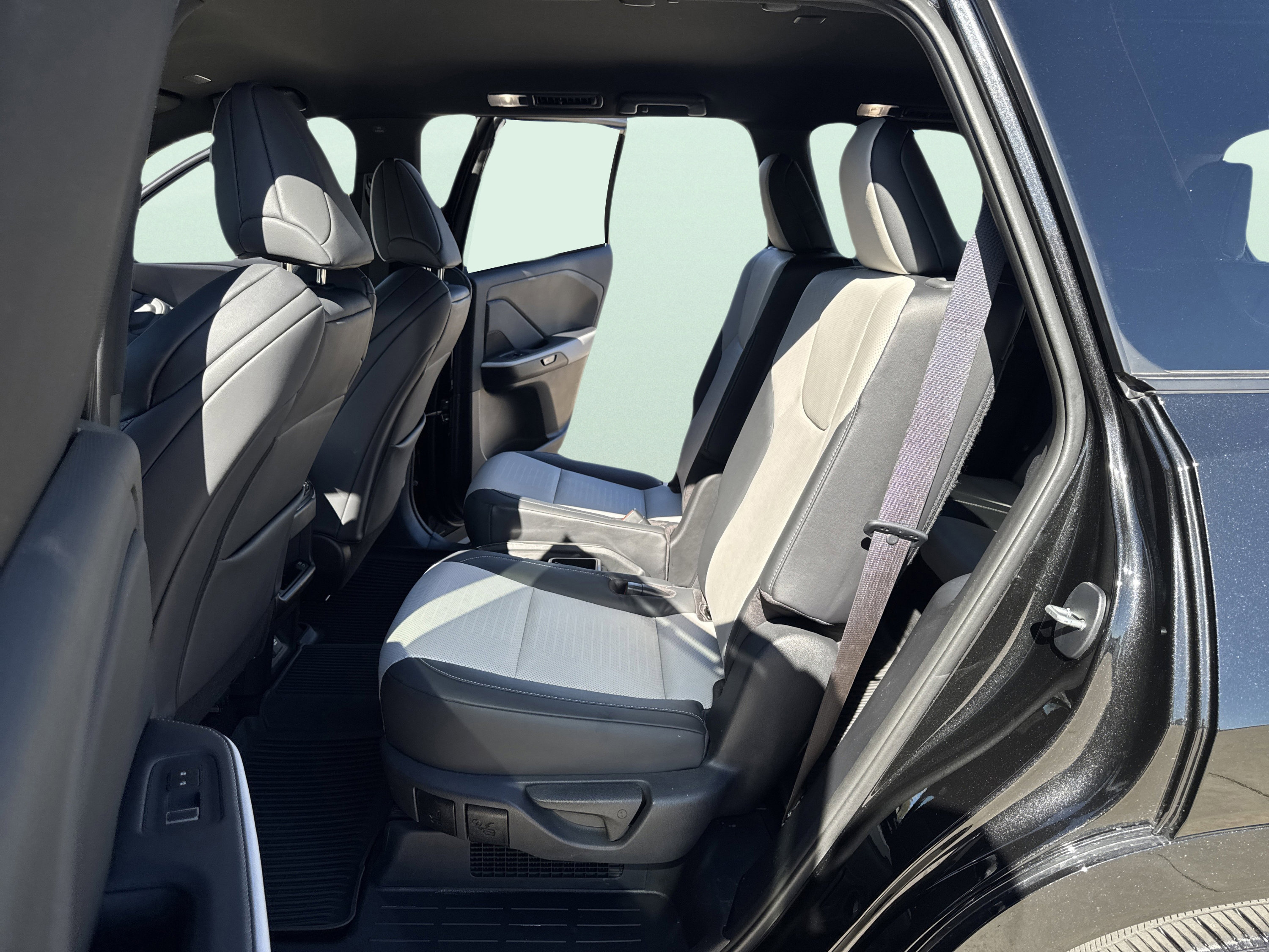 Used 2024 Lexus TX 500h AWD w/ Technology Package image 21