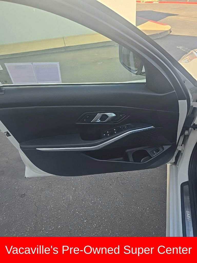Used 2025 BMW 330i xDrive Sedan AWD/4WD image 11