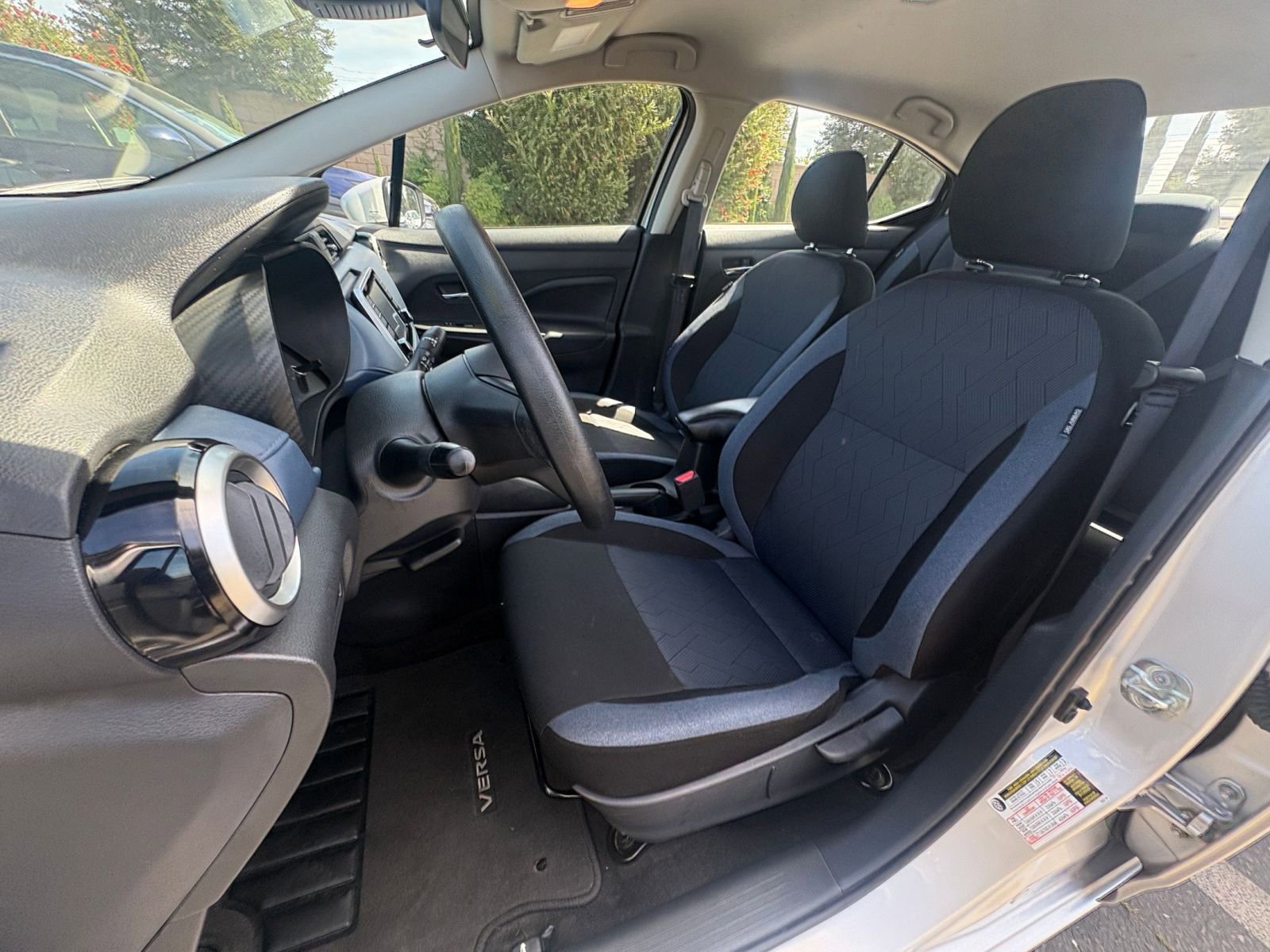 Used 2025 Nissan Versa SV image 34