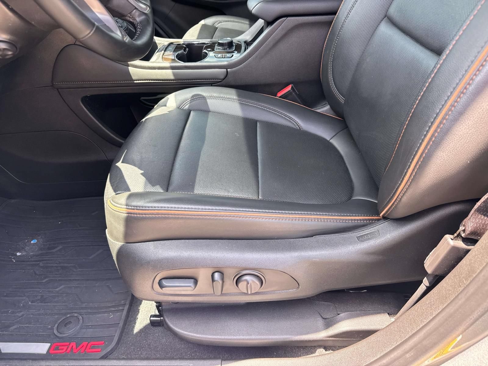 Used 2023 GMC Acadia AT4 w/ Technology Package AWD/4WD image 18