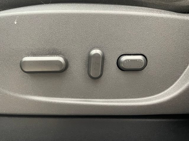 Used 2017 Ford Escape Titanium w/ Equipment Group 301A AWD/4WD image 12
