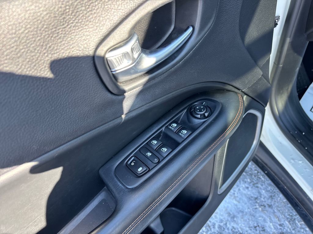 Used 2018 Jeep Compass Limited w/ Navigation Group image 16