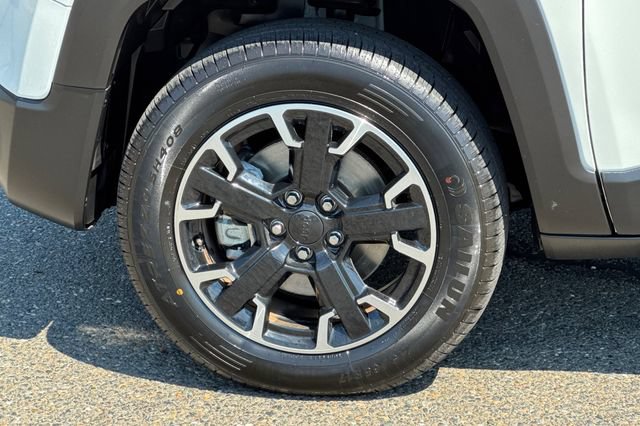 Used 2023 Jeep Renegade Latitude AWD/4WD image 45