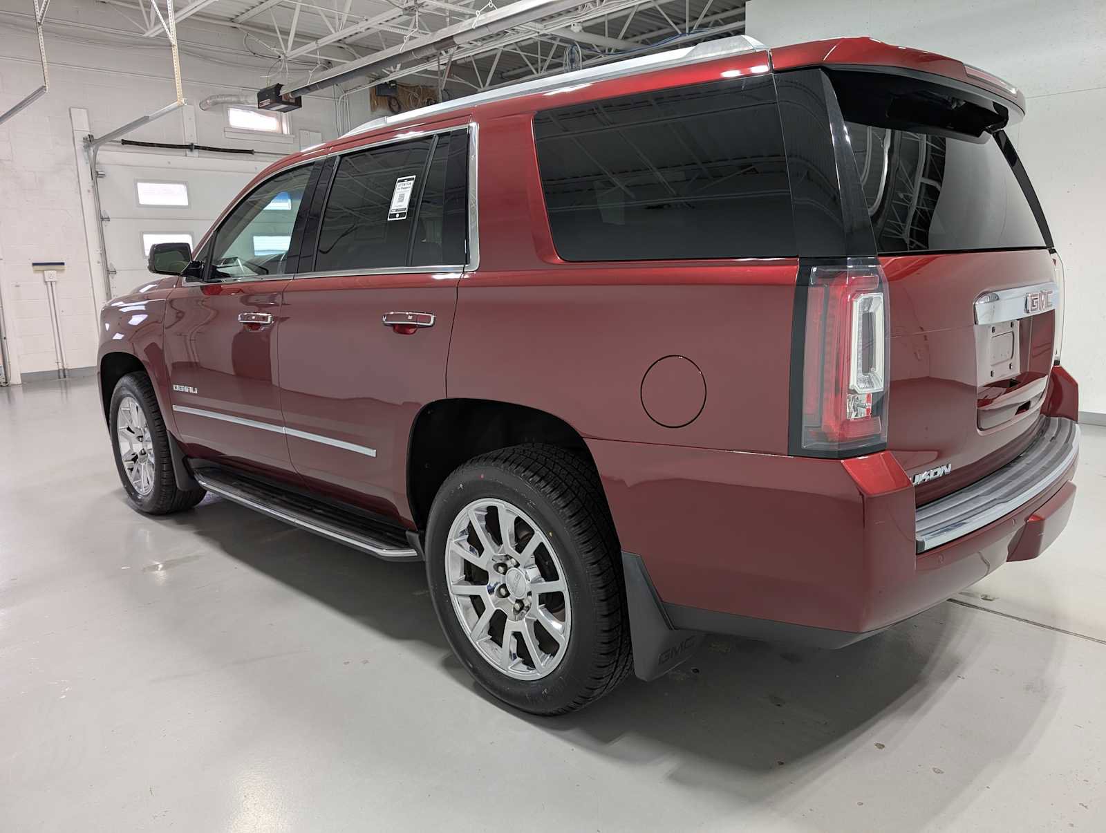 Certified 2017 GMC Yukon Denali image 10