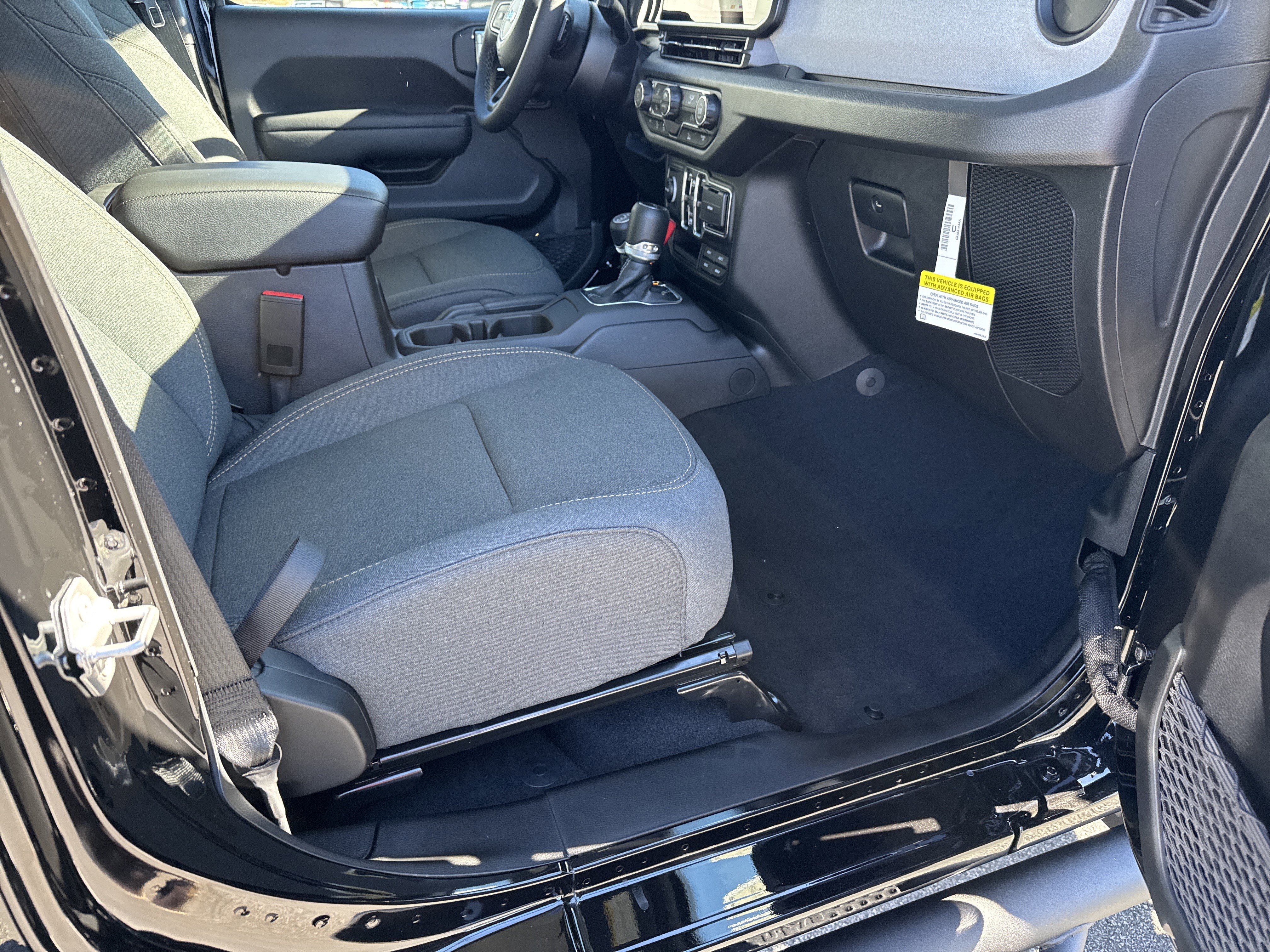 New 2025 Jeep Gladiator Sport image 18