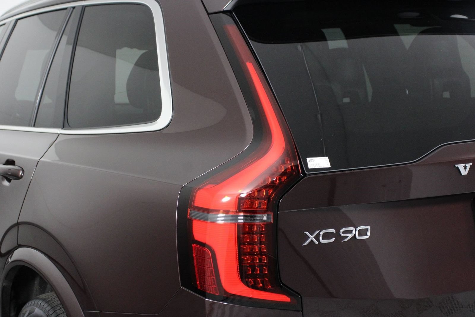 Certified 2026 Volvo XC90 B5 Plus w/ Protection Package AWD/4WD image 18
